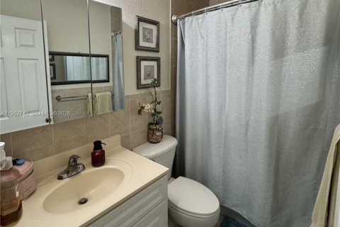 Casa en venta en Miami, Florida, 3 dormitorios, 124.3 m2 № 2028035 - foto 26