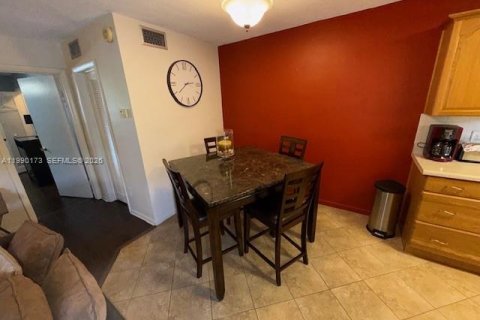 Купить кондоминиум в Халландейл-Бич, Флорида 1 спальня, 60.01м2, № 2056255 - фото 9