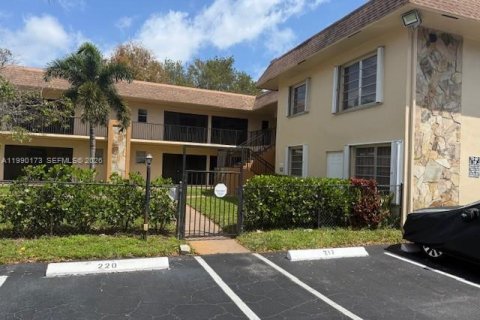 Купить кондоминиум в Халландейл-Бич, Флорида 1 спальня, 60.01м2, № 2056255 - фото 3