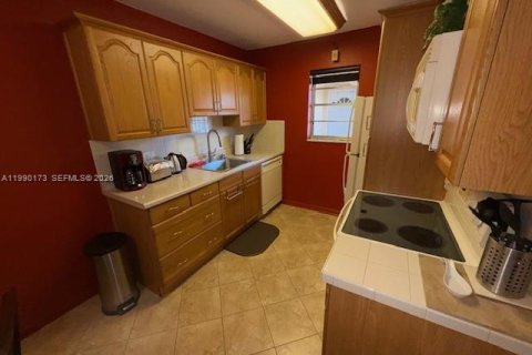 Купить кондоминиум в Халландейл-Бич, Флорида 1 спальня, 60.01м2, № 2056255 - фото 10