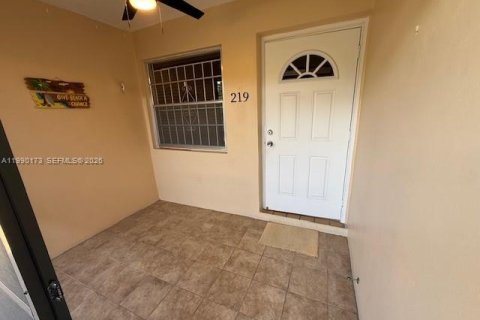 Купить кондоминиум в Халландейл-Бич, Флорида 1 спальня, 60.01м2, № 2056255 - фото 7