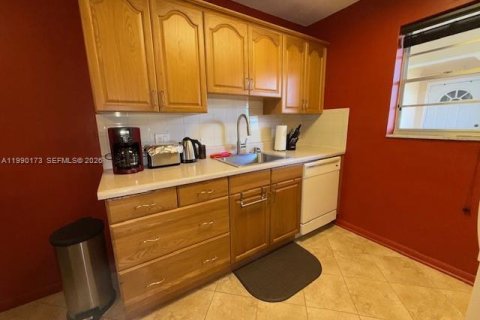 Купить кондоминиум в Халландейл-Бич, Флорида 1 спальня, 60.01м2, № 2056255 - фото 16