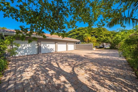 House in Coral Springs, Florida 8 bedrooms, 800.17 sq.m. № 2261688 - photo 9