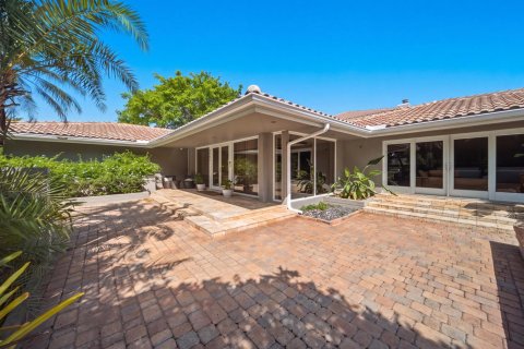 House in Coral Springs, Florida 8 bedrooms, 800.17 sq.m. № 2261688 - photo 6