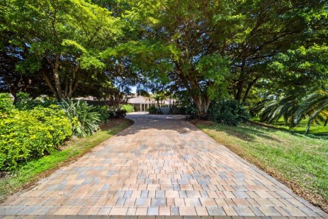 House in Coral Springs, Florida 8 bedrooms, 800.17 sq.m. № 2261688 - photo 5