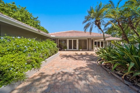 House in Coral Springs, Florida 8 bedrooms, 800.17 sq.m. № 2261688 - photo 10