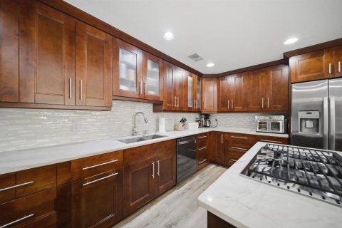 House in Coral Springs, Florida 8 bedrooms, 800.17 sq.m. № 2261688 - photo 17