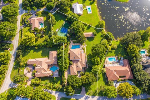 Villa ou maison à Coral Springs, Floride 8 chambres, 800.17 m2 № 2261688