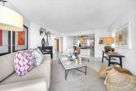 Купить кондоминиум в Авентура, Флорида 3 спальни, 125.42м2, № 2011764 - фото 7