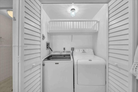 Купить кондоминиум в Авентура, Флорида 3 спальни, 125.42м2, № 2011764 - фото 23