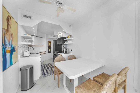 Купить кондоминиум в Авентура, Флорида 3 спальни, 125.42м2, № 2011764 - фото 12