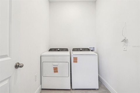 Touwnhouse à vendre à Minneola, Floride: 4 chambres, 190.82 m2 № 1662079 - photo 16