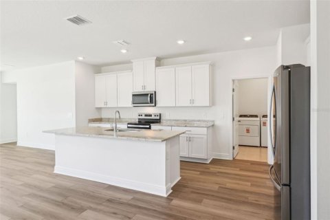 Touwnhouse à vendre à Minneola, Floride: 4 chambres, 190.82 m2 № 1662079 - photo 12