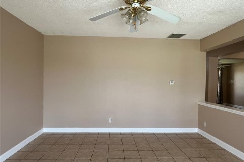 House in Orlando, Florida 4 bedrooms, 219.81 sq.m. № 2280273 - photo 15