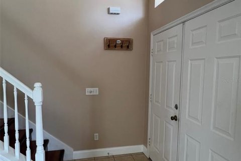 House in Orlando, Florida 4 bedrooms, 219.81 sq.m. № 2280273 - photo 3