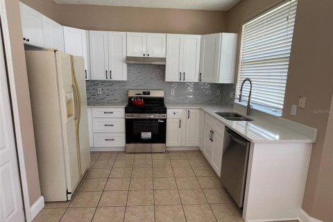 House in Orlando, Florida 4 bedrooms, 219.81 sq.m. № 2280273 - photo 9