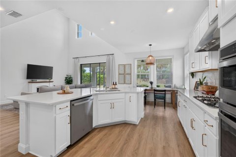 House in Sarasota, Florida 4 bedrooms, 247.49 sq.m. № 2324051 - photo 20