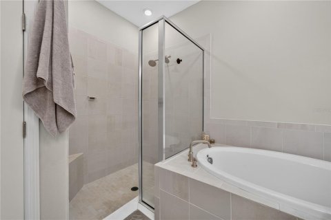House in Sarasota, Florida 4 bedrooms, 247.49 sq.m. № 2324051 - photo 25