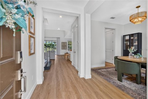 House in Sarasota, Florida 4 bedrooms, 247.49 sq.m. № 2324051 - photo 8