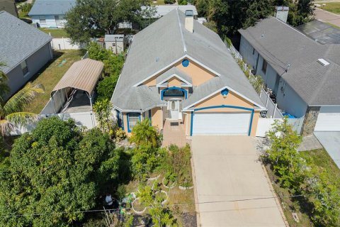 Casa en Dunedin, Florida 3 dormitorios, 188.41 m2 № 2308258