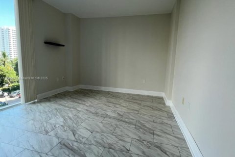 Copropriété à louer à Aventura, Floride: 1 chambre, 74.32 m2 № 1977266 - photo 12