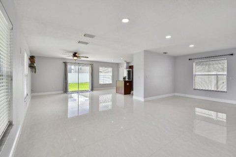 Villa ou maison à vendre à Land O' Lakes, Floride: 4 chambres, 190.91 m2 № 1910551 - photo 4