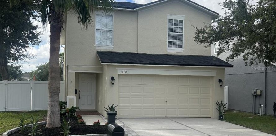 House in Land O' Lakes, Florida 4 bedrooms, 190.91 sq.m. № 1910551