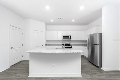 House in Lake Alfred, Florida 4 bedrooms, 168.25 sq.m. № 1785414 - photo 5