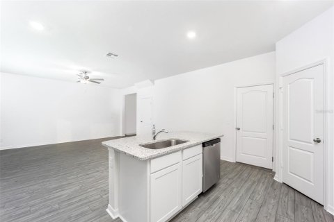 House in Lake Alfred, Florida 4 bedrooms, 168.25 sq.m. № 1785414 - photo 7
