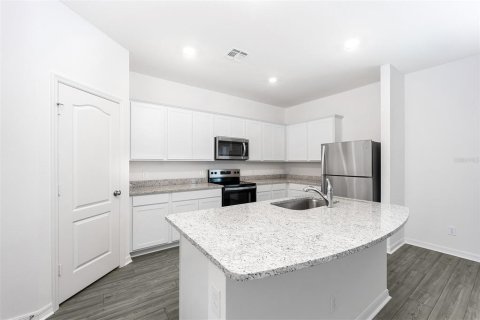 House in Lake Alfred, Florida 4 bedrooms, 168.25 sq.m. № 1785414 - photo 6