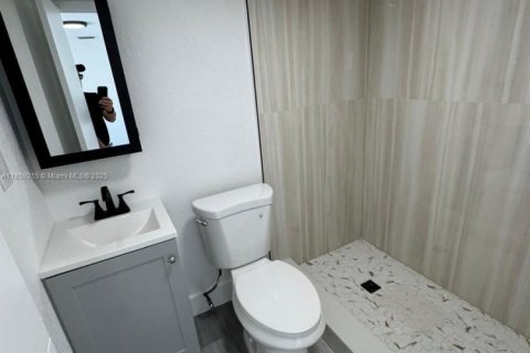 House in Miami, Florida 3 bedrooms, 60.76 sq.m. № 1887258 - photo 19