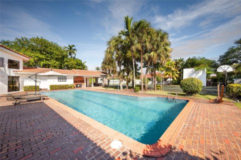 Casa en venta en Miami, Florida, 7 dormitorios, 508.55 m2 № 2007281 - foto 30