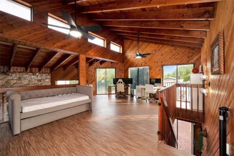 Casa en venta en Miami, Florida, 7 dormitorios, 508.55 m2 № 2007281 - foto 19