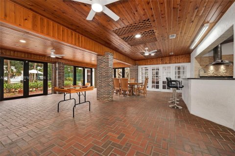 Casa en venta en Miami, Florida, 7 dormitorios, 508.55 m2 № 2007281 - foto 13