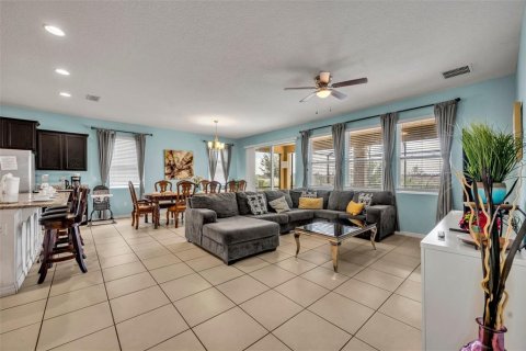 House in Davenport, Florida 6 bedrooms, 303.79 sq.m. № 870582 - photo 13