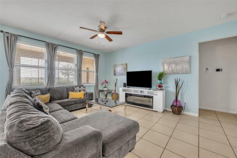 House in Davenport, Florida 6 bedrooms, 303.79 sq.m. № 870582 - photo 17