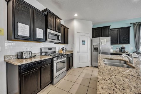 House in Davenport, Florida 6 bedrooms, 303.79 sq.m. № 870582 - photo 10