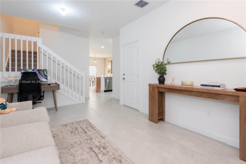 Touwnhouse à vendre à Pembroke Pines, Floride: 3 chambres, 163.14 m2 № 1945486 - photo 4