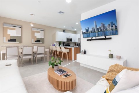 Touwnhouse à vendre à Pembroke Pines, Floride: 3 chambres, 163.14 m2 № 1945486 - photo 6