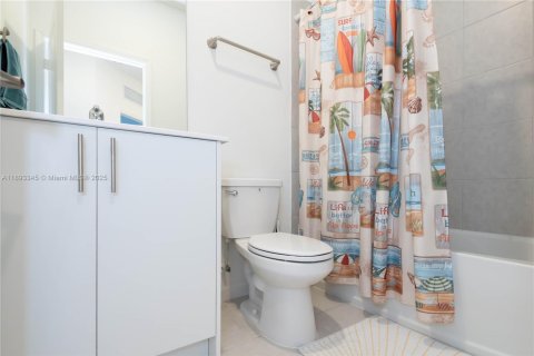 Touwnhouse à vendre à Pembroke Pines, Floride: 3 chambres, 163.14 m2 № 1945486 - photo 29