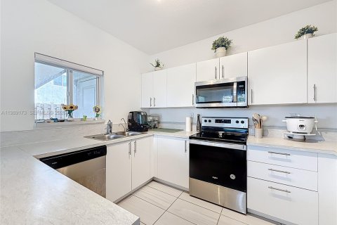 Купить таунхаус в Флорида-Сити, Флорида 4 спальни, 160.72м2, № 2053225 - фото 10