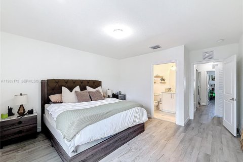 Купить таунхаус в Флорида-Сити, Флорида 4 спальни, 160.72м2, № 2053225 - фото 24