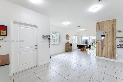 Купить таунхаус в Флорида-Сити, Флорида 4 спальни, 160.72м2, № 2053225 - фото 3