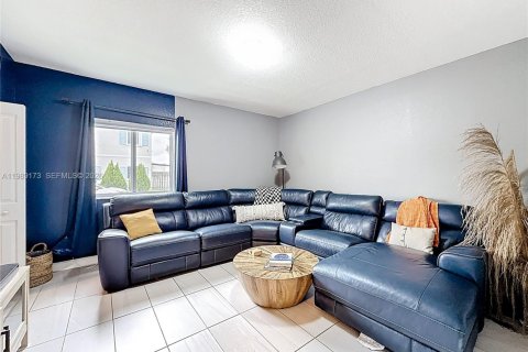 Купить таунхаус в Флорида-Сити, Флорида 4 спальни, 160.72м2, № 2053225 - фото 5