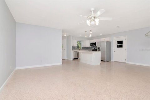 Casa en venta en Tampa, Florida, 3 dormitorios, 118.45 m2 № 1849926 - foto 5