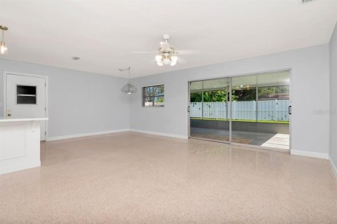 Casa en venta en Tampa, Florida, 3 dormitorios, 118.45 m2 № 1849926 - foto 8