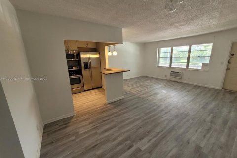 Condominio en venta en West Palm Beach, Florida, 1 dormitorio, 60.01 m2 № 2023067 - foto 2