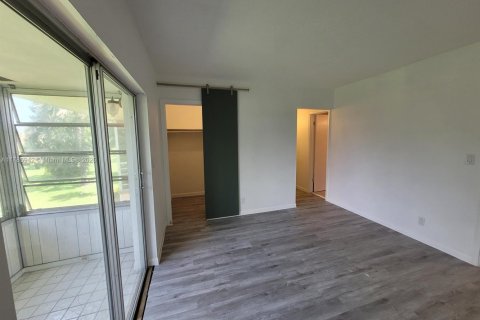 Condominio en venta en West Palm Beach, Florida, 1 dormitorio, 60.01 m2 № 2023067 - foto 6