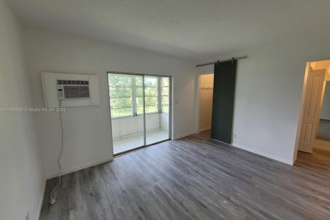 Condominio en venta en West Palm Beach, Florida, 1 dormitorio, 60.01 m2 № 2023067 - foto 5