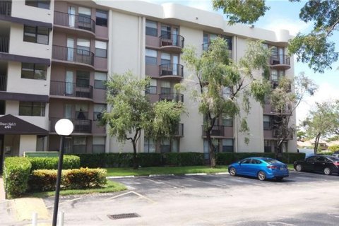 Copropriété à louer à Coral Springs, Floride: 1 chambre, 57.51 m2 № 2394824 - photo 2